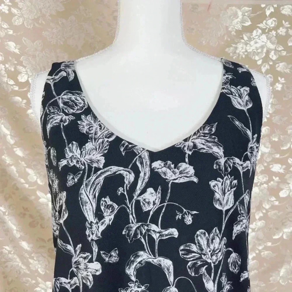 Halogen Black and White Floral Blouse Tank Top Business Casual Office Size S - Picture 2 of 8